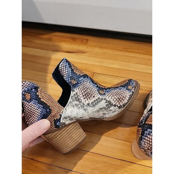 Blondo Waterproof Snake-Embossed waterproof Leather Boots Booties 5.5 - Picture 5 of 7